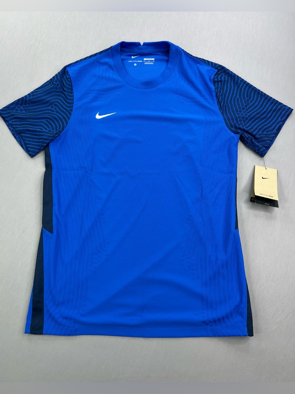 NIKE DRI-FIT ADV VAPORKNIT III SLIM FIT SOCCER JERSEY